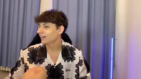 Snapshot of thomas617826 chatting on 10.23.25 Thomas Hill online show from 10.23.25