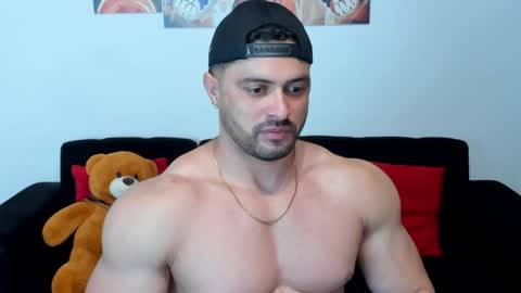 Thomas Brandon online show from 02.12.25