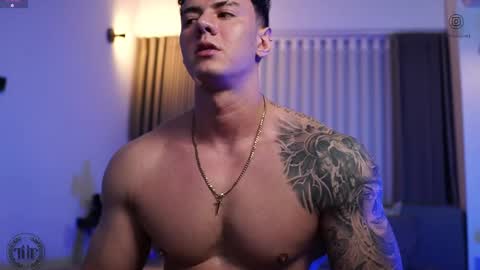 Snapshot of thomas_falcon1 chatting on 10.01.25 Thomas Falcon online show from 10.01.25