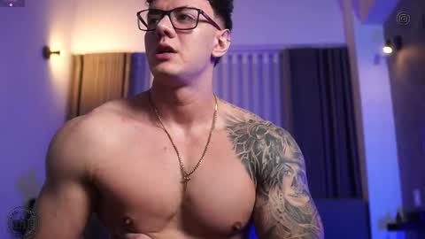 Snapshot of thomas_falcon1 chatting on 10.03.25 Thomas Falcon online show from 10.03.25