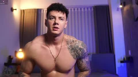 Snapshot of thomas_falcon1 chatting on 10.03.25 Thomas Falcon online show from 10.03.25