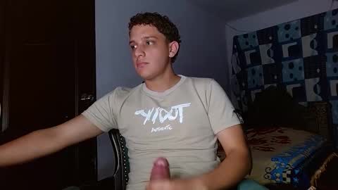 Snapshot of thomas_may4rs chatting on 11.05.25 ---Thomas--- online show from 11.05.25