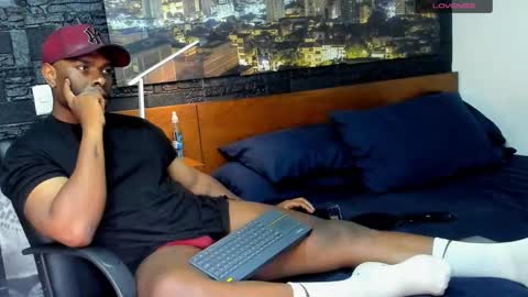 thomas Santtos online show from 02.18.25