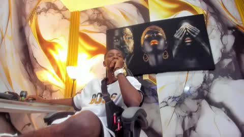 Snapshot of thomas_shelbys chatting on 10.02.25 Thomas online show from 10.02.25