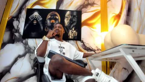 Snapshot of thomas_shelbys chatting on 11.15.25 Thomas online show from 11.15.25