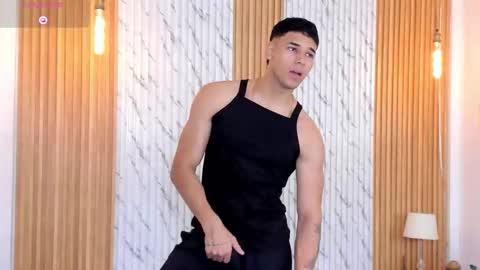 Snapshot of thomas_walker0 chatting on 10.04.25 Thomas online show from 10.04.25