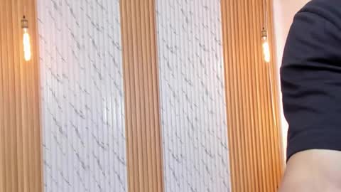 Snapshot of thomas_walker0 chatting on 11.12.25 Thomas online show from 11.12.25