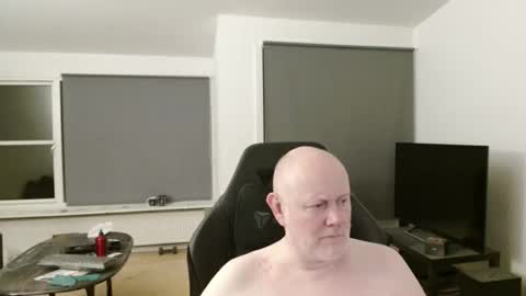 thomash32 online show from 11.05.25