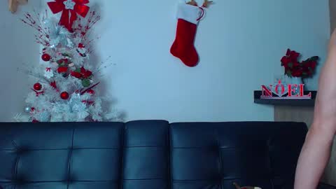 Snapshot of thomashoward31 chatting on 12.20.25 Thomas online show from 12.20.25