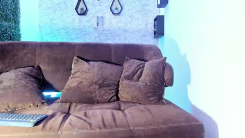 Snapshot of thomass_conor chatting on 10.14.25 thomass_conor online show from 10.14.25