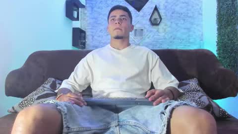 Snapshot of thomass_conor chatting on 10.20.25 thomass_conor online show from 10.20.25