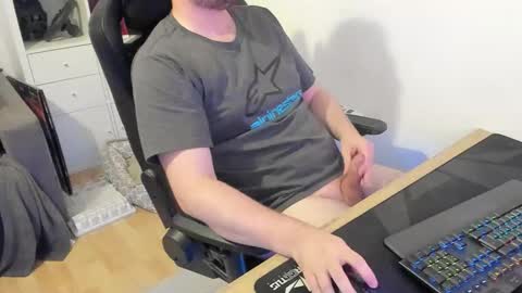 thommy2008 online show from 10.17.25