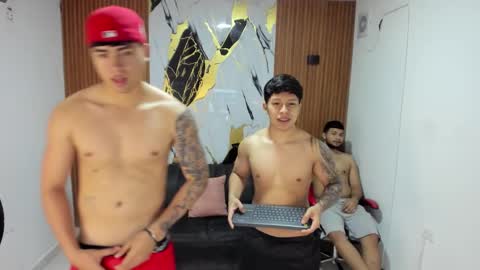 Snapshot of thomson_hot01 chatting on 10.04.25 thomson_hot01 online show from 10.04.25