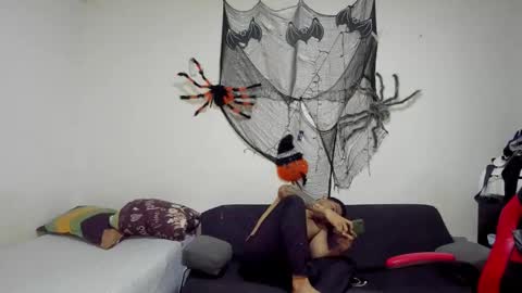 Snapshot of thomson_hot01 chatting on 10.28.25 thomson_hot01 online show from 10.28.25