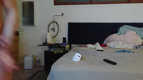 Snapshot of thongmuscle chatting on 01.02.25 ThongMuscle online show from 01.02.25