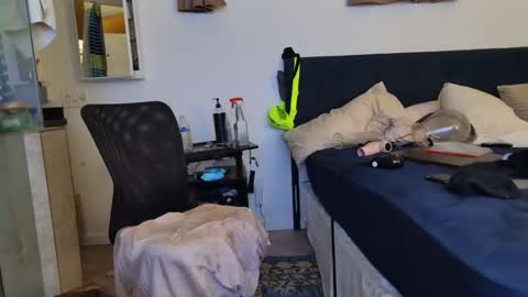 Snapshot of thongmuscle chatting on 11.07.25 ThongMuscle online show from 11.07.25