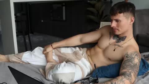 Sebastian online show from 02.11.25