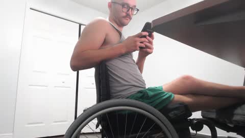 Throbby online show from 10.04.25