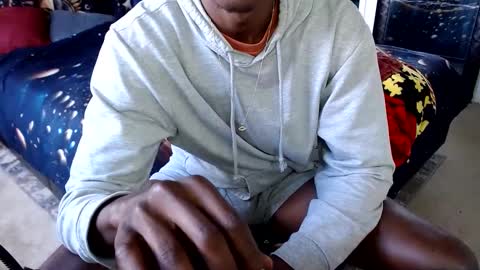 Snapshot of throatchakra chatting on 10.01.25 Opulent Kingdom online show from 10.01.25