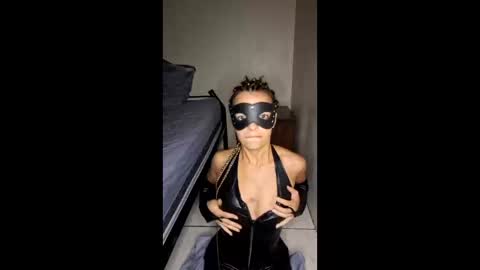 throat supreme online show from 01.11.26