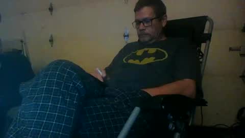 Snapshot of throbber009 chatting on 11.19.25 Throbber online show from 11.19.25