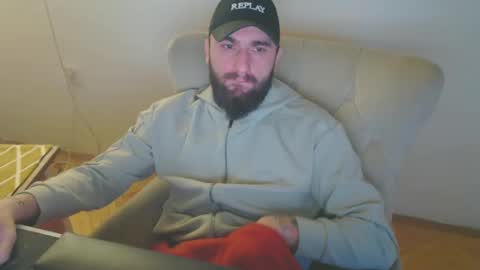 Snapshot of thug__ chatting on 12.23.24 HugeJuicy online show from 12.23.24