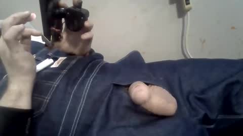 Snapshot of thunder8u42 chatting on 10.18.25 thunder8u42 online show from 10.18.25