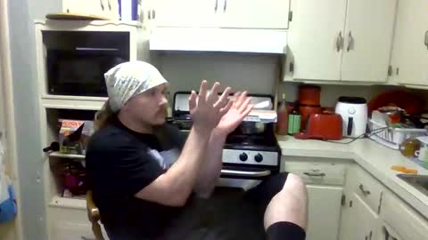 Snapshot of thunder8u42 chatting on 10.29.25 thunder8u42 online show from 10.29.25