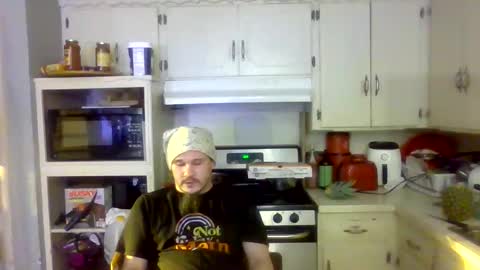 Snapshot of thunder8u42 chatting on 10.31.25 thunder8u42 online show from 10.31.25