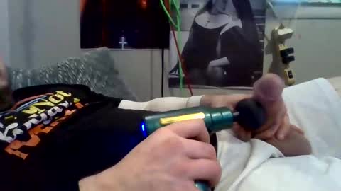 Snapshot of thunder8u42 chatting on 11.11.25 thunder8u42 online show from 11.11.25