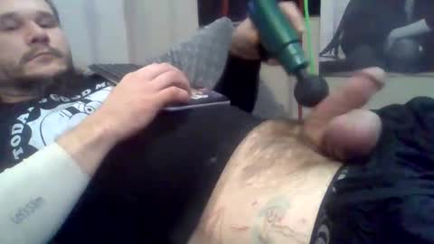 Snapshot of thunder8u42 chatting on 11.19.25 thunder8u42 online show from 11.19.25