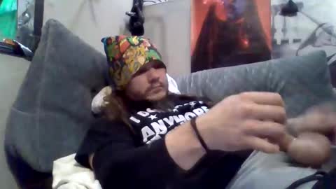 Snapshot of thunder8u42 chatting on 11.29.25 thunder8u42 online show from 11.29.25