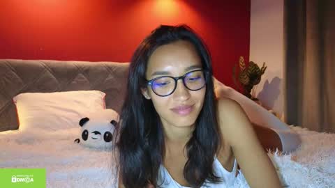 tia_j online show from 10.20.25