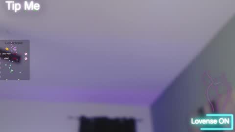 Tia Bella online show from 09.24.25