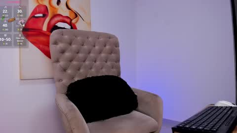 Snapshot of tiago_hannah chatting on 10.03.25 carolina online show from 10.03.25