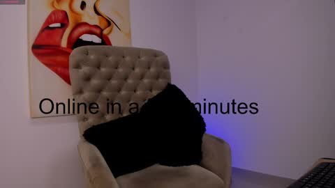 Snapshot of tiago_hannah chatting on 10.08.25 carolina online show from 10.08.25