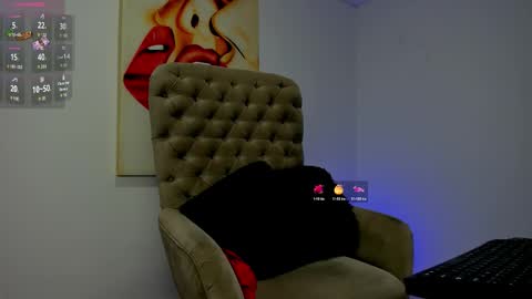 Snapshot of tiago_hannah chatting on 10.17.25 carolina online show from 10.17.25