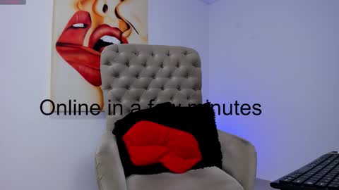 Snapshot of tiago_hannah chatting on 10.18.25 carolina online show from 10.18.25