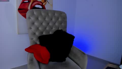 Snapshot of tiago_hannah chatting on 10.23.25 carolina online show from 10.23.25