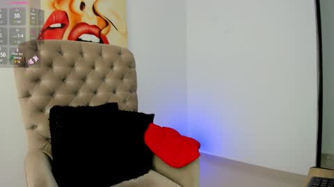 Snapshot of tiago_hannah chatting on 11.09.25 carolina online show from 11.09.25