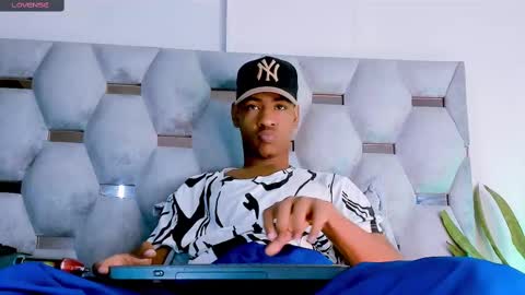 tiago_xxx_ online show from 10.28.25