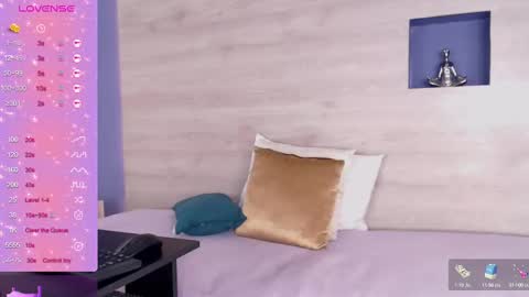 Snapshot of tiana_glow chatting on 02.09.25 tihana online show from 02.09.25