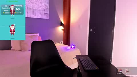 Snapshot of tiana_glow chatting on 02.17.25 tihana online show from 02.17.25