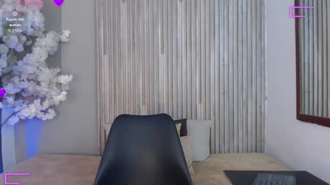 Snapshot of tiana_glow chatting on 02.28.26 tihana online show from 02.28.26