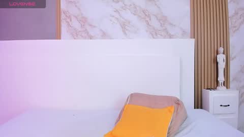 Snapshot of tianaglow4 chatting on 10.09.25 tianaglow4 online show from 10.09.25