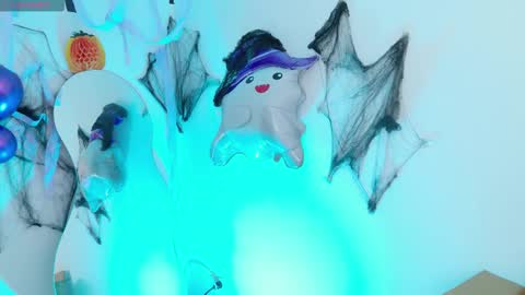 Tiana Le online show from 10.23.25