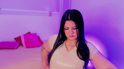 tiannagloww online show from 02.13.26