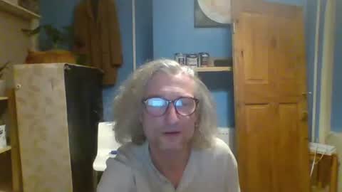 tiddles12345 online show from 10.27.25