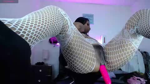 Tifanny Nails  online show from 02.15.25