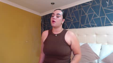Snapshot of tifannydunss chatting on 10.20.25 TifannyDunss online show from 10.20.25